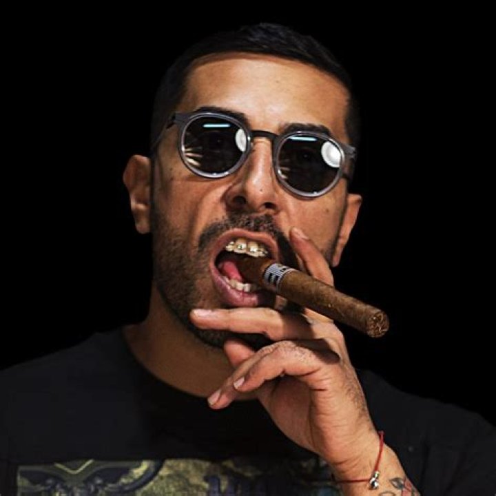 100 Kila Biography, Age, Height, Wife, Net Worth, Family