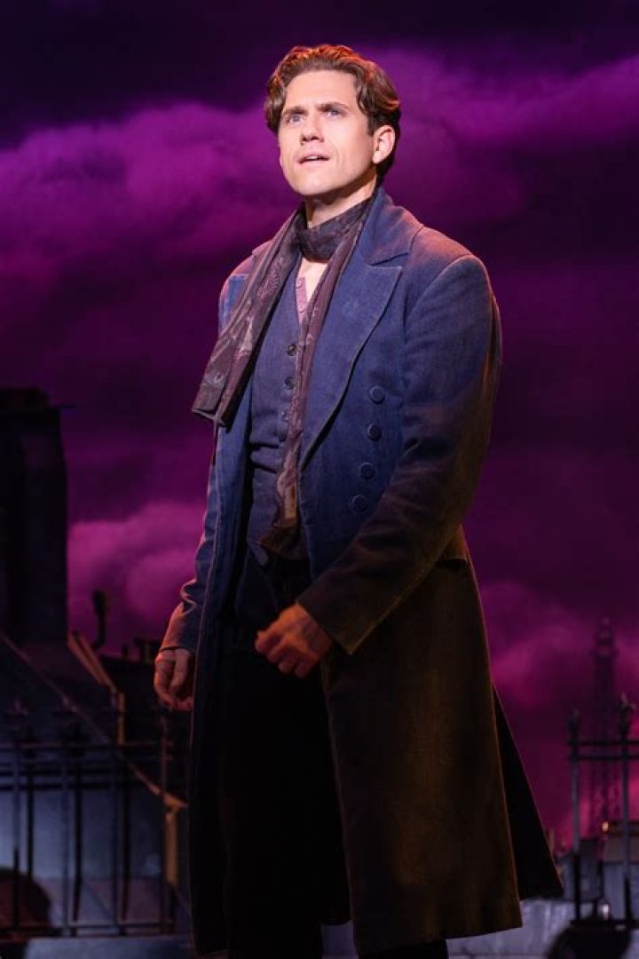 Aaron Tveit Biography, Age, Height, Wife, Net Worth, Family