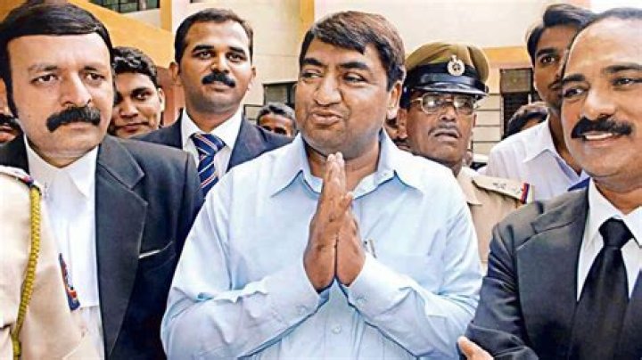 Abdul Karim Telgi Biography, Age, Height, Wife, Net Worth, Family