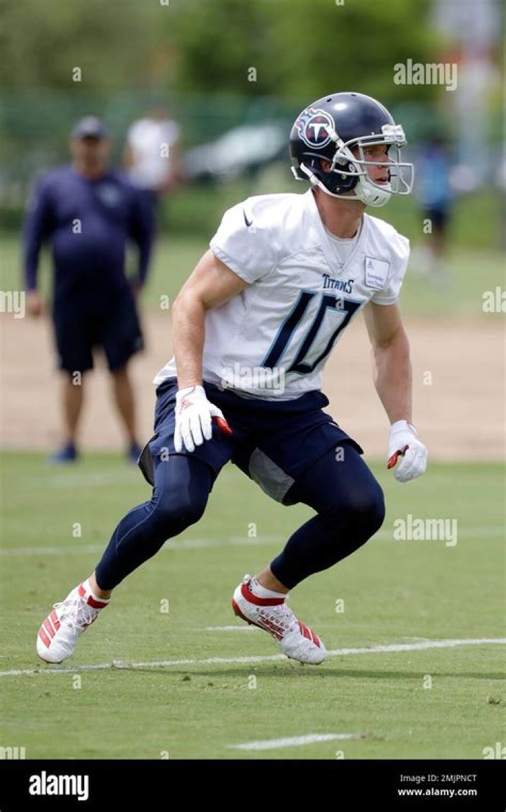 Adam Humphries Biography, Age, Height, Wife, Net Worth, Family