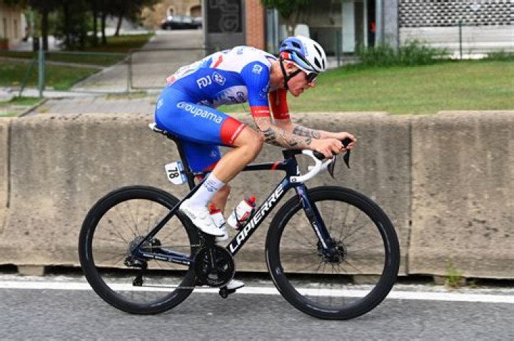 Adam Stewart Biography, Age, Height, Wife, Net Worth, Family