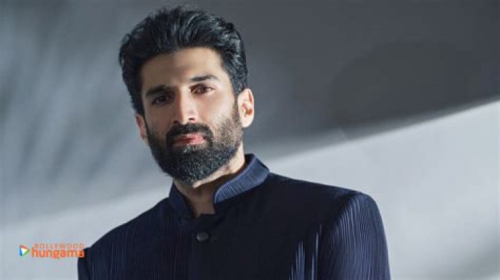 Aditya Roy Kapur Biography, Age, Height, Wife, Net Worth, Family