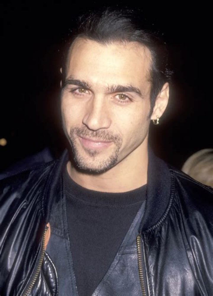Adrian Paul Biography, Age, Height, Wife, Net Worth, Family