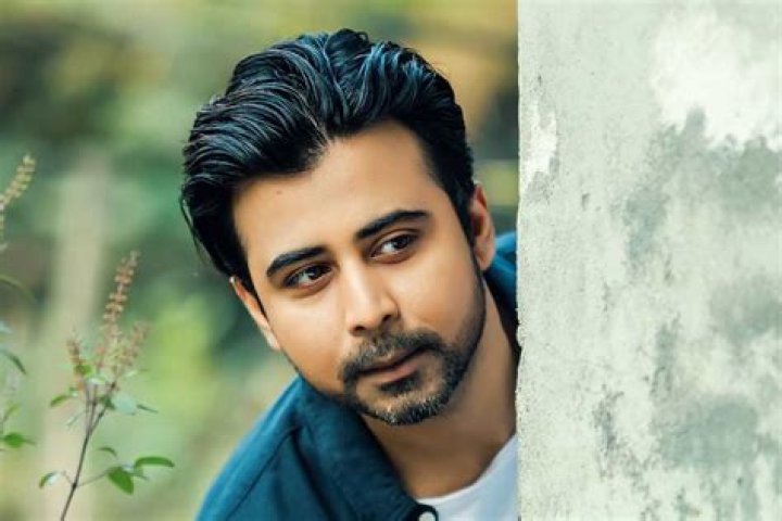 Afran Nisho Biography, Age, Height, Wife, Net Worth, Family