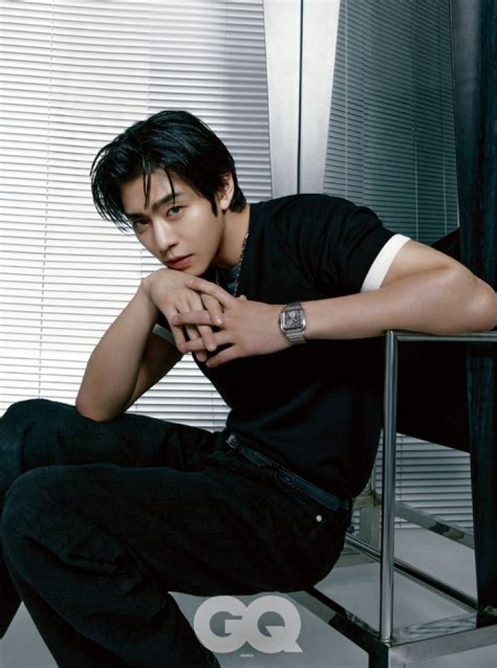 Ahn Hyo-seop Biography, Age, Height, Wife, Net Worth, Family