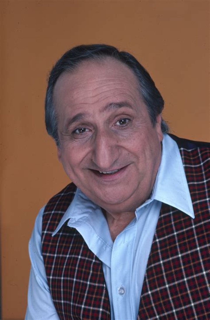 Al Molinaro biografía, edad, altura, esposo, net worth, familia