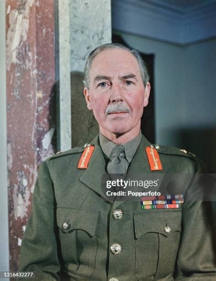 Alan Cunningham Biography, Age, Height, Wife, Net Worth, Family