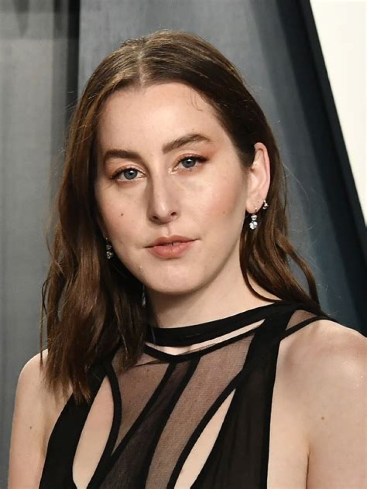 Alana Haim Biography, Age, Height, Husband, Net Worth, Family