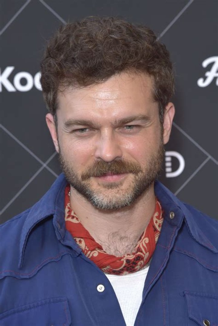 Alden Ehrenreich Biography, Age, Height, Wife, Net Worth, Family