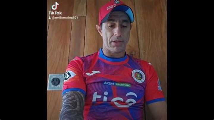 Alejandro de la Cruz Bentos biografía, edad, altura, esposo, net worth, familia