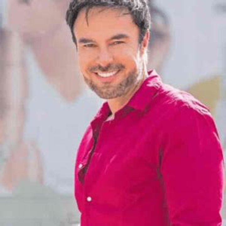 Alejandro López Biography, Age, Height, Wife, Net Worth, Family