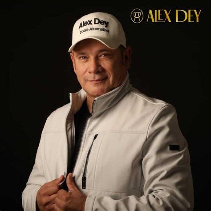 Alex Dey biografía, edad, altura, esposo, net worth, familia