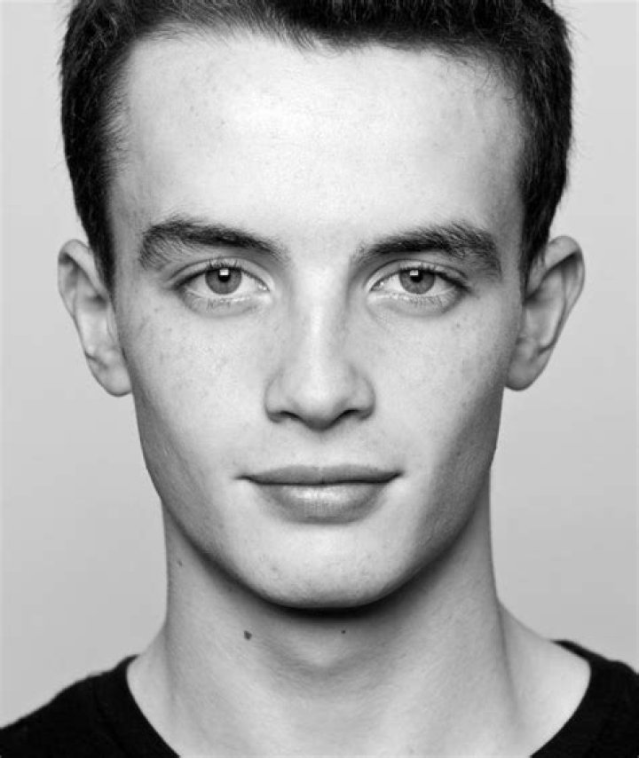 Alex Etel Biography, Age, Height, Wife, Net Worth, Family