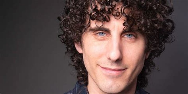 Alex Lewis Biography, Age, Height, Wife, Net Worth, Family