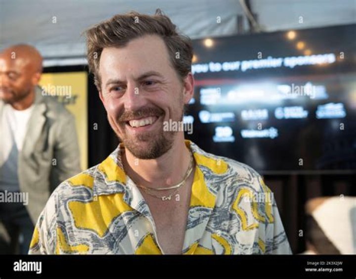 Alex Moffat biografía, edad, altura, esposo, net worth, familia