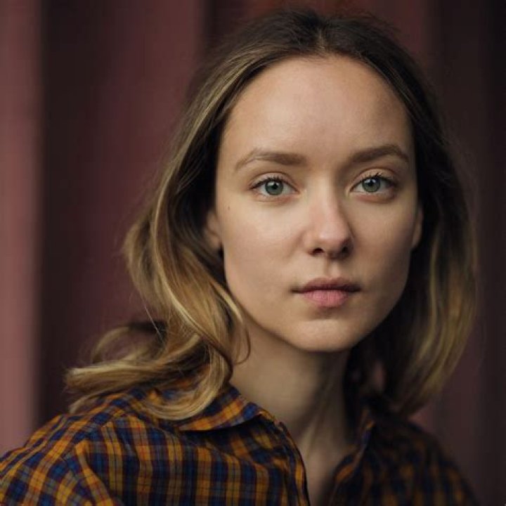 Alexandra Dowling Biography, Age, Height, Husband, Net Worth, Family