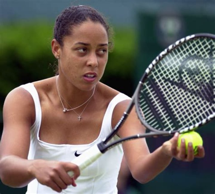 Alexandra Stevenson Biography, Age, Height, Husband, Net Worth, Family