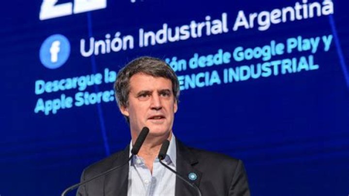 Alfonso Prat-Gay Biography, Age, Height, Wife, Net Worth, Family