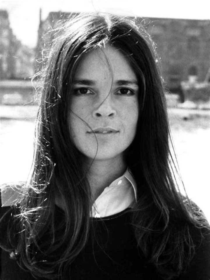 Ali MacGraw Biography, Age, Height, Husband, Net Worth, Family