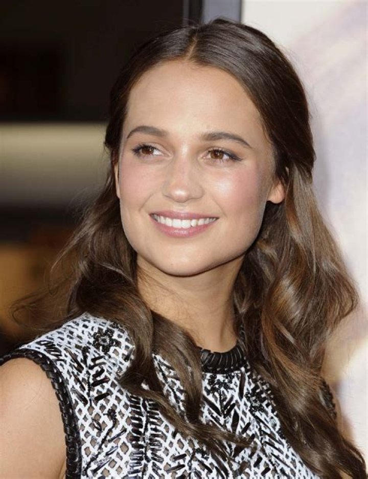 Alicia Vikander Biography, Age, Height, Husband, Net Worth, Family