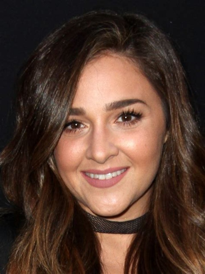 Alisan Porter Biography, Age, Height, Husband, Net Worth, Family