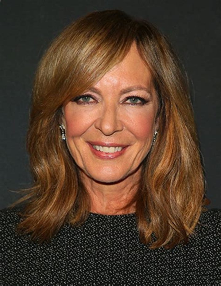 Allison Janney Biography, Age, Height, Husband, Net Worth, Family