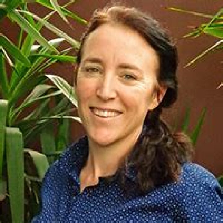 Amanda J. Hogan Biography, Age, Height, Husband, Net Worth, Family