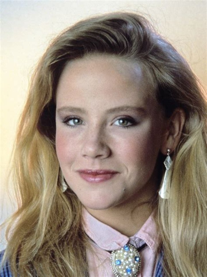 Amanda Peterson biografía, edad, altura, esposa, net worth, familia