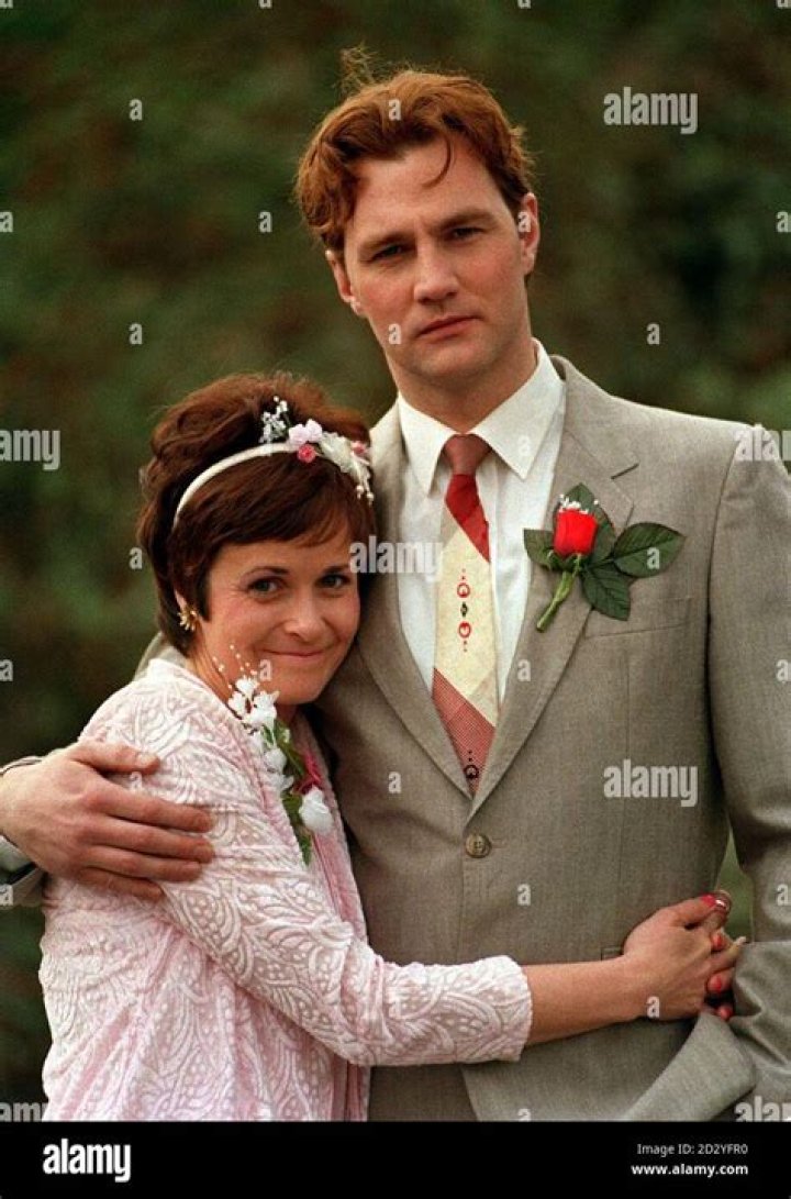 Amanda Root Biography, Age, Height, Husband, Net Worth, Family