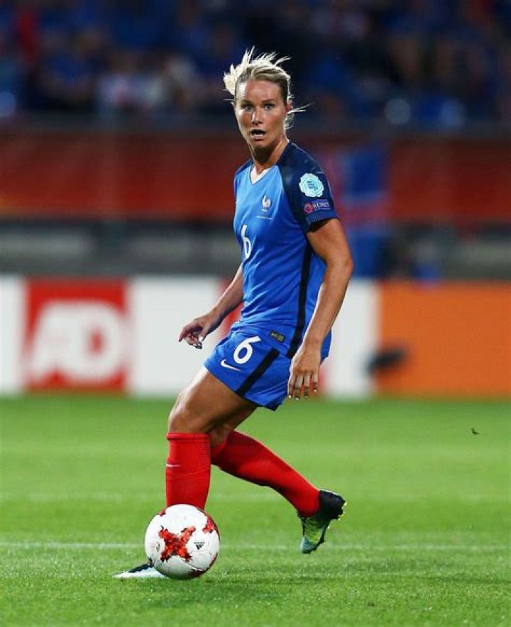 Amandine Henry Biography, Age, Height, Husband, Net Worth, Family
