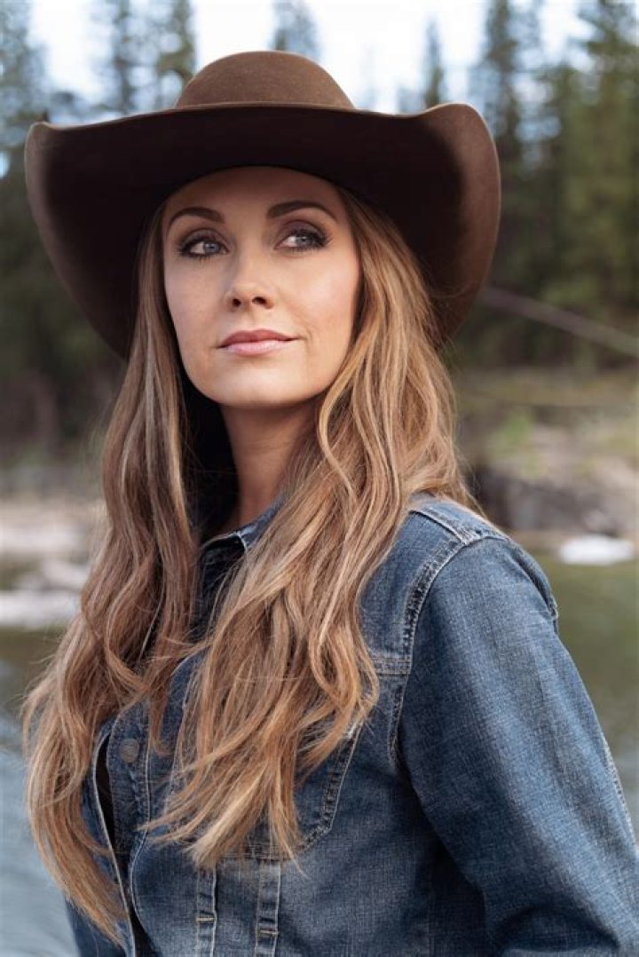 Amber Marshall Biography, Age, Height, Husband, Net Worth, Family