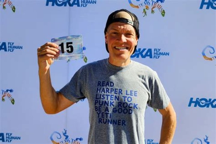 Andrew Glaze Biography, Age, Height, Wife, Net Worth and Family