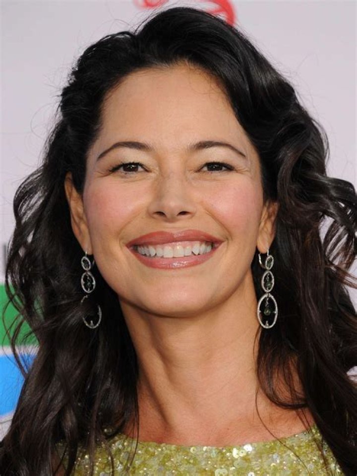 Angela Alvarado Biography, Age, Height, Husband, Net Worth, Family