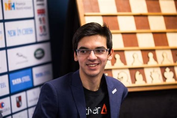 Anish Giri Biography, Age, Height, Wife, Net Worth, Family
