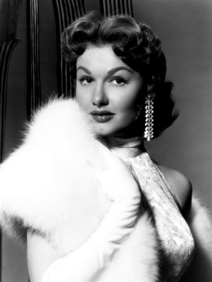 Ann Robinson Biography, Age, Height, Husband, Net Worth, Family