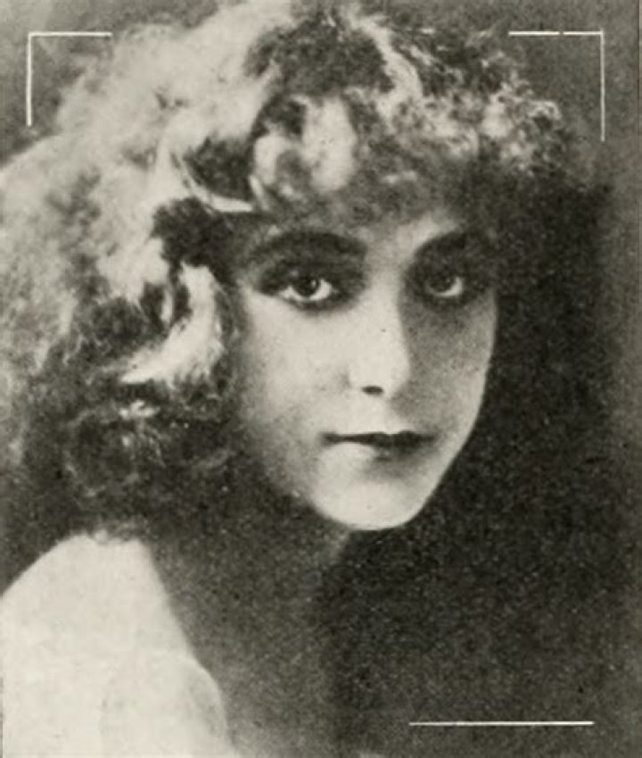 Anna Mae Walthall Biography, Age, Height, Husband, Net Worth, Family