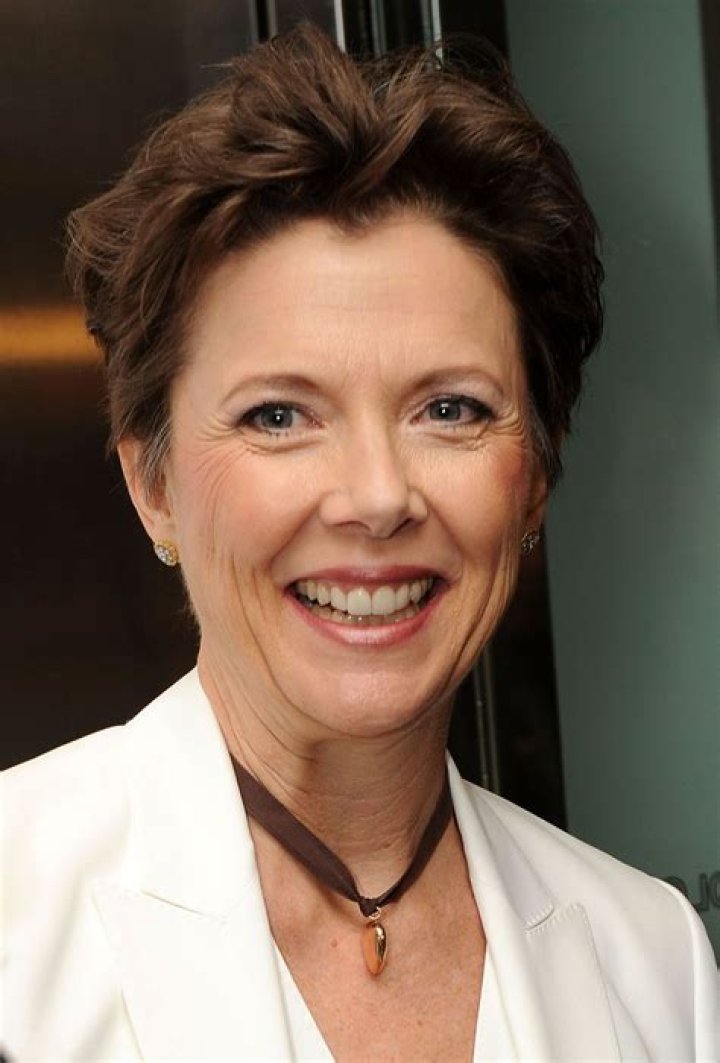 Annette Bening Biography, Age, Height, Husband, Net Worth, Family