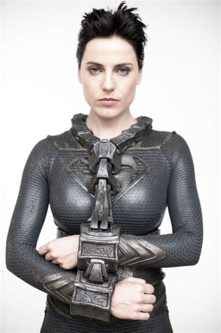 Antje Traue biografía, edad, altura, esposa, net worth, familia