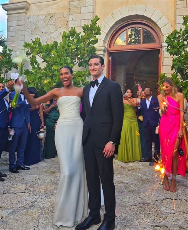 Arlenis Sosa Biography, Age, Height, Husband, Net Worth, Family