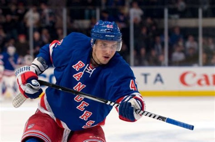 Artem Anisimov Biography, Age, Height, Wife, Net Worth, Family