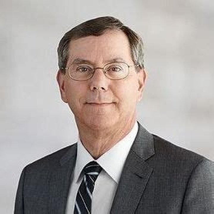 Arthur D. Levinson biografía, edad, altura, esposo, net worth, familia