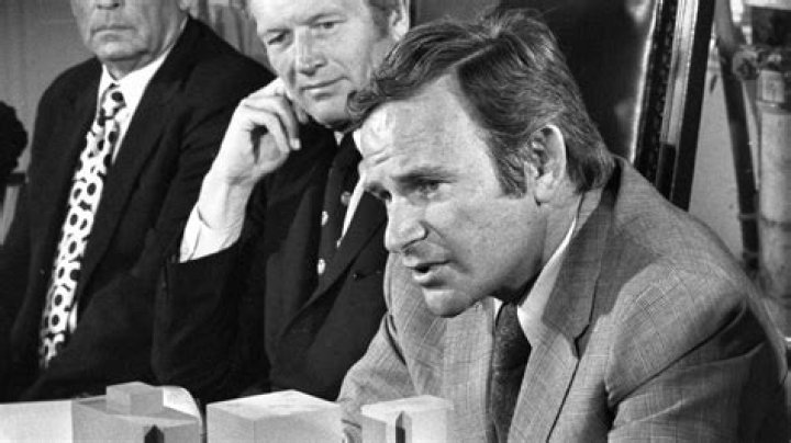 Arthur G. Cohen Biography, Age, Height, Wife, Net Worth, Family