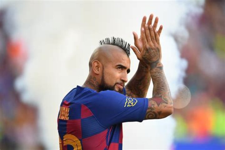 Arturo Vidal biografía, edad, altura, esposo, net worth, familia