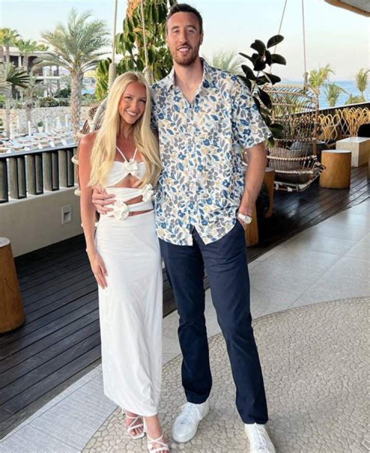 Ashley Brewer Biography, Age, Height, Husband, Net Worth, Family