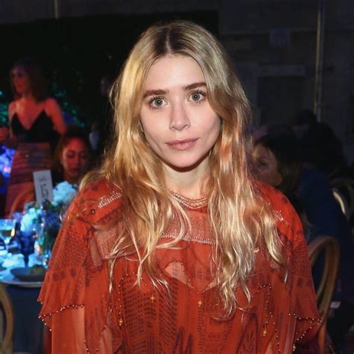 Ashley Olsen Biography, Age, Height, Husband, Net Worth, Family