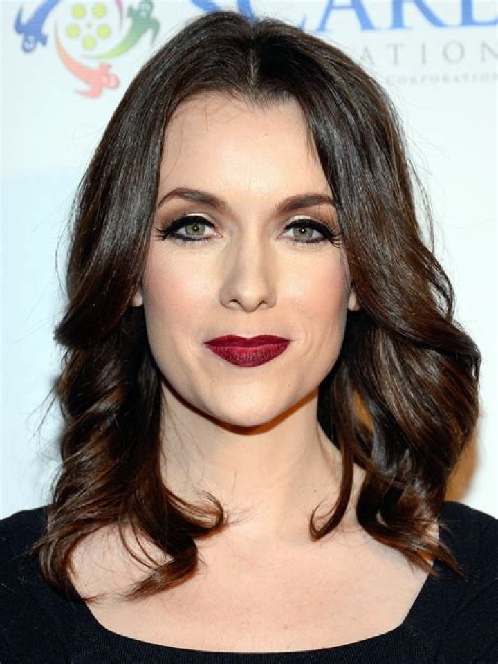 Ashlynn Yennie Biography, Age, Height, Husband, Net Worth, Family