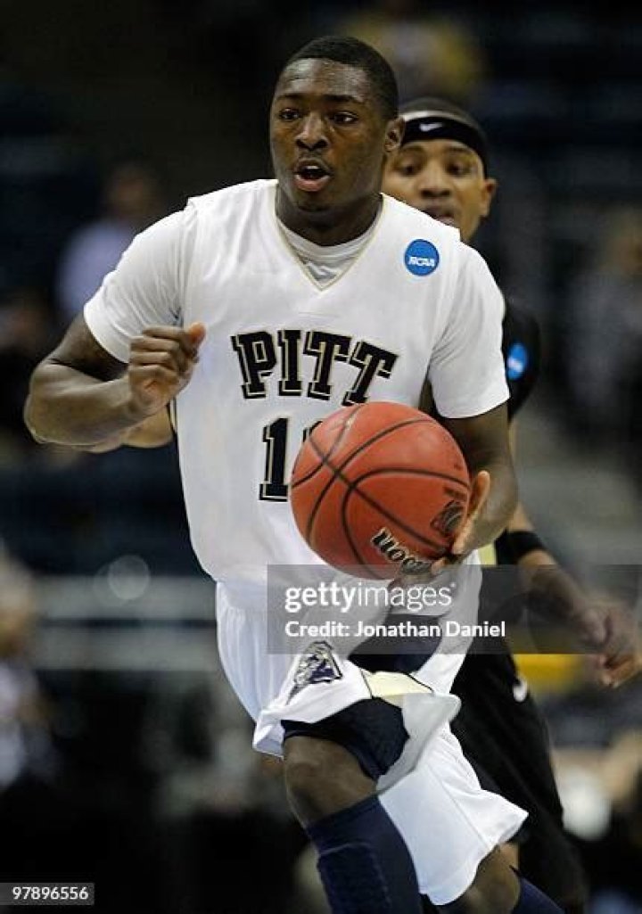 Ashton Gibbs Biography, Age, Height, Wife, Net Worth, Family