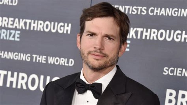 Ashton Kutcher Biography, Age, Height, Wife, Net Worth, Family