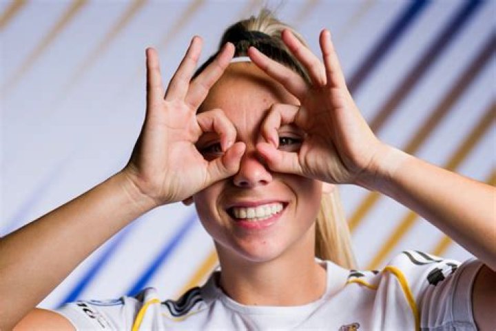 Athenea del Castillo Biography, Age, Height, Husband, Net Worth, Family