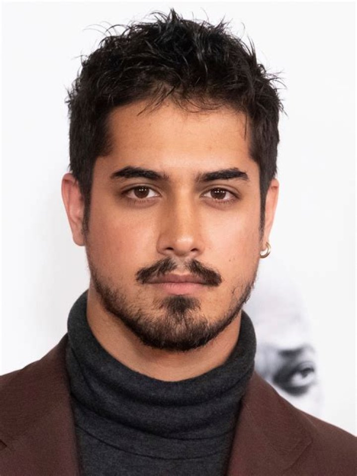 Avan Jogia Biography, Age, Height, Wife, Net Worth, Family
